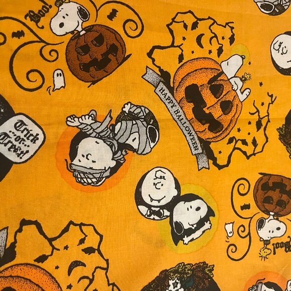 Festive PEANUTS HALLOWEEN Handmade Cotton Pillowcase fits a Standard/Queen - Picture 2 of 3